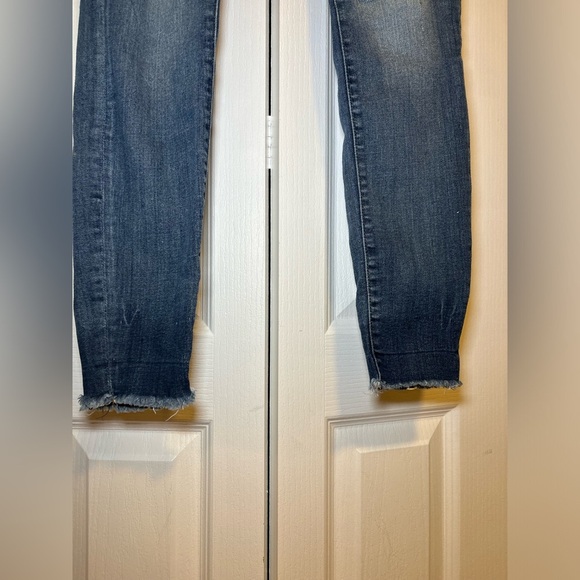 Tommy Hilfiger - Women's Fall Basic Casual Distressed Blue Jeans in Size M - Picture 5 of 5